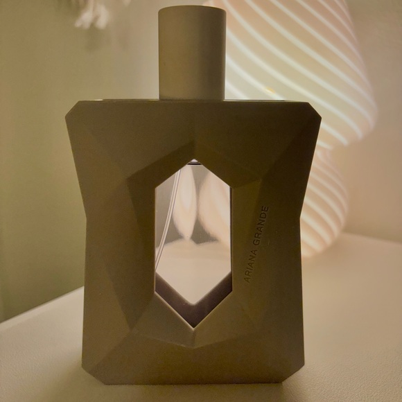 God Is A Woman perfume by Ariana Grande - Picture 3 of 5
